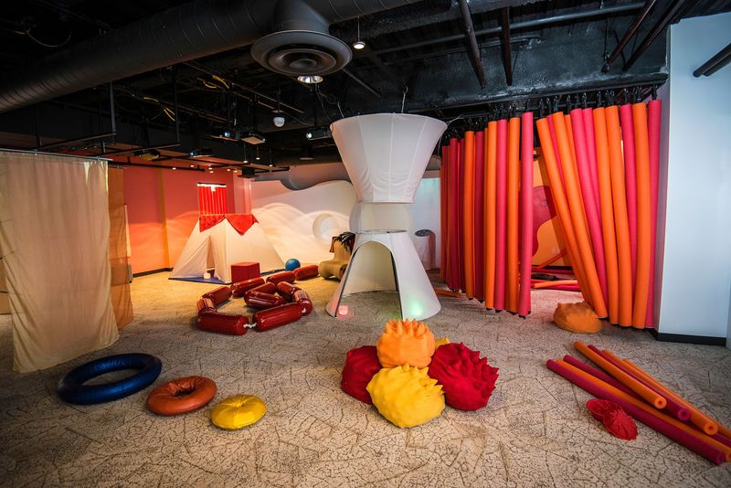 Rotating and Seasonal Exhibits That Keep Families Coming Back Rotating and Seasonal Exhibits That Keep Families Coming Back