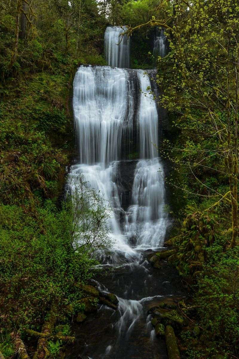 Royal Terrace Falls, the Triple-Decker Star Royal Terrace Falls, the Triple-Decker Star
