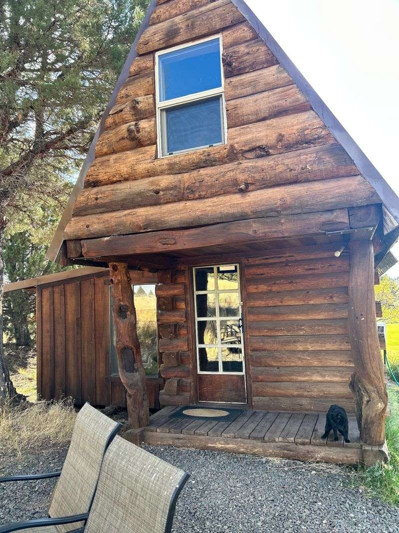 Rustic Charm, Yard Games, and Cabins to Stay the Night Rustic Charm, Yard Games, and Cabins to Stay the Night