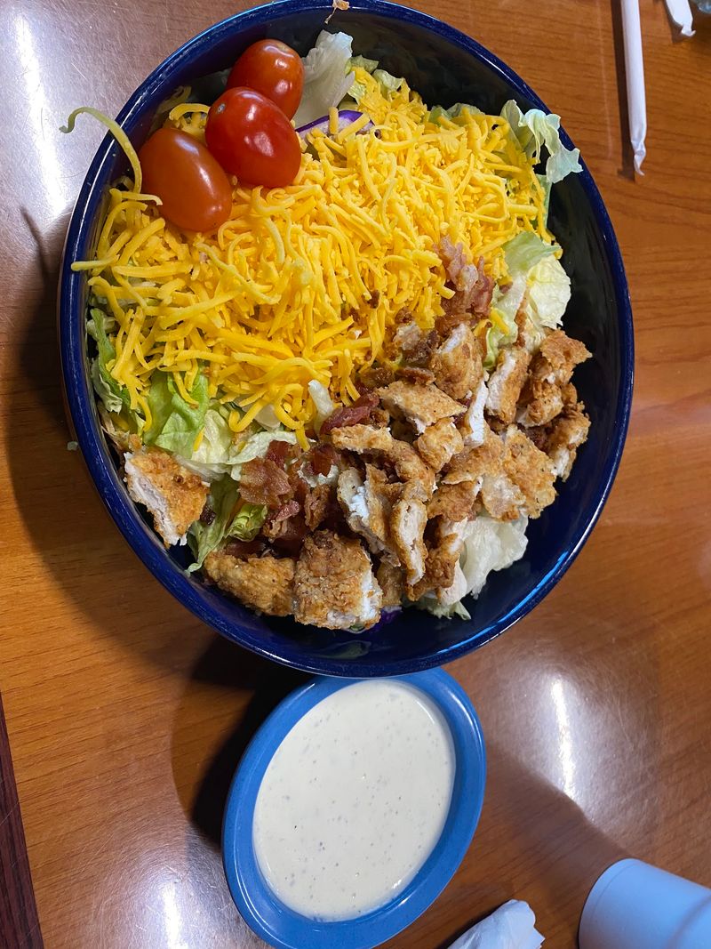 Salads and the Homemade Garlic Dressing Nobody Talks About Enough