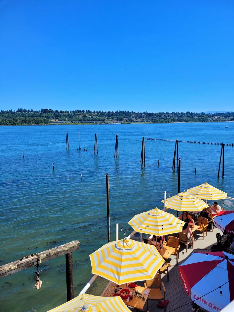 Salty's on the Columbia River, Portland, OR Salty's on the Columbia River, Portland, OR