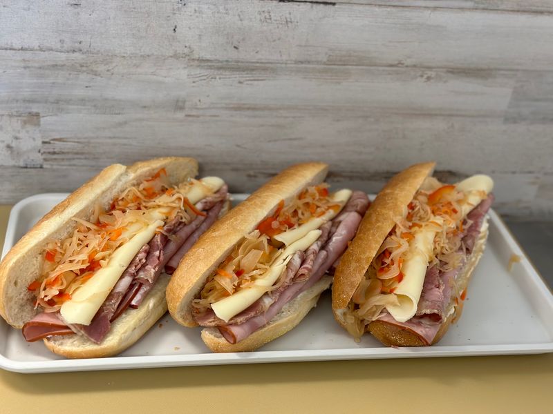 Sandwiches That Break the Mold Sandwiches That Break the Mold