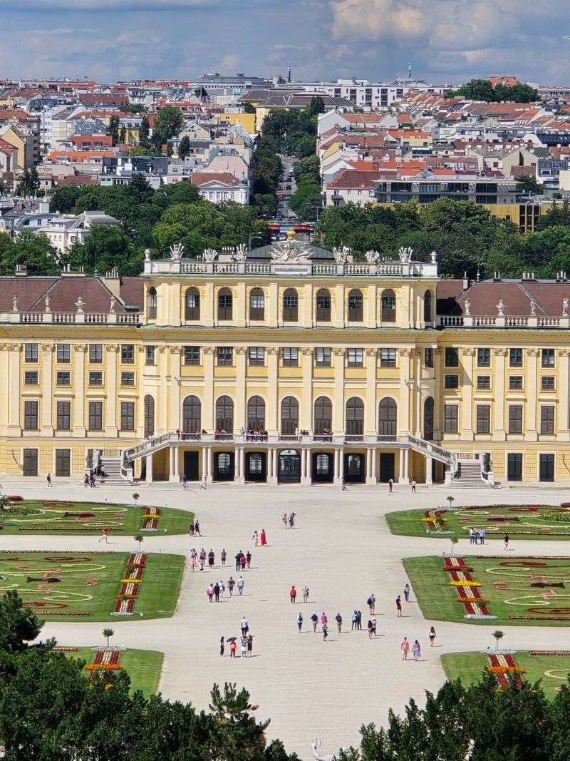 Schonbrunn Palace, Vienna, Austria Schonbrunn Palace, Vienna, Austria