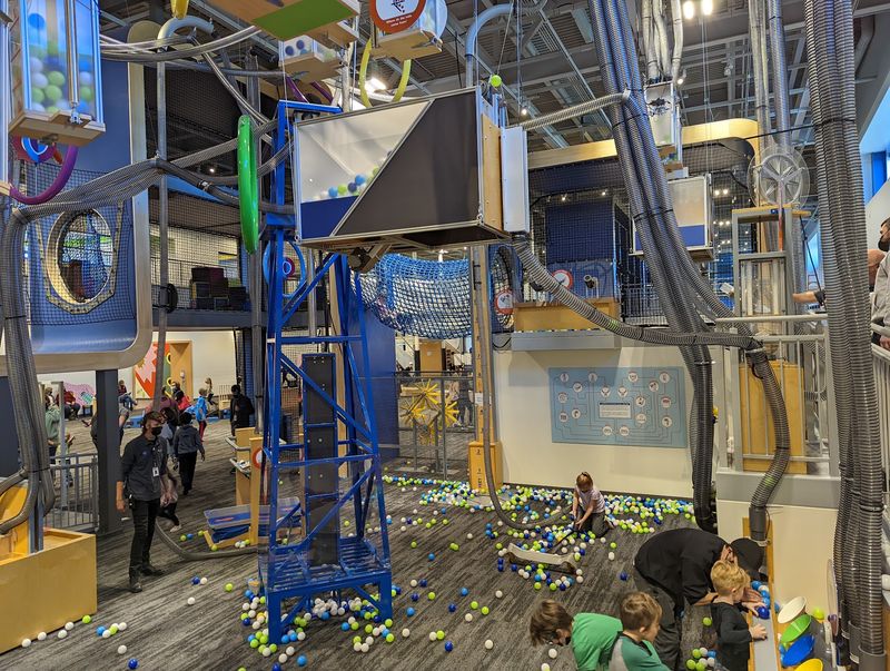 Science Exhibits That Actually Teach Without Feeling Like School