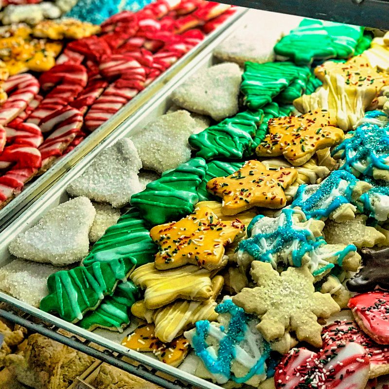 Seasonal and Holiday Treats That Reflect the Neighborhood's Spirit Seasonal and Holiday Treats That Reflect the Neighborhood's Spirit