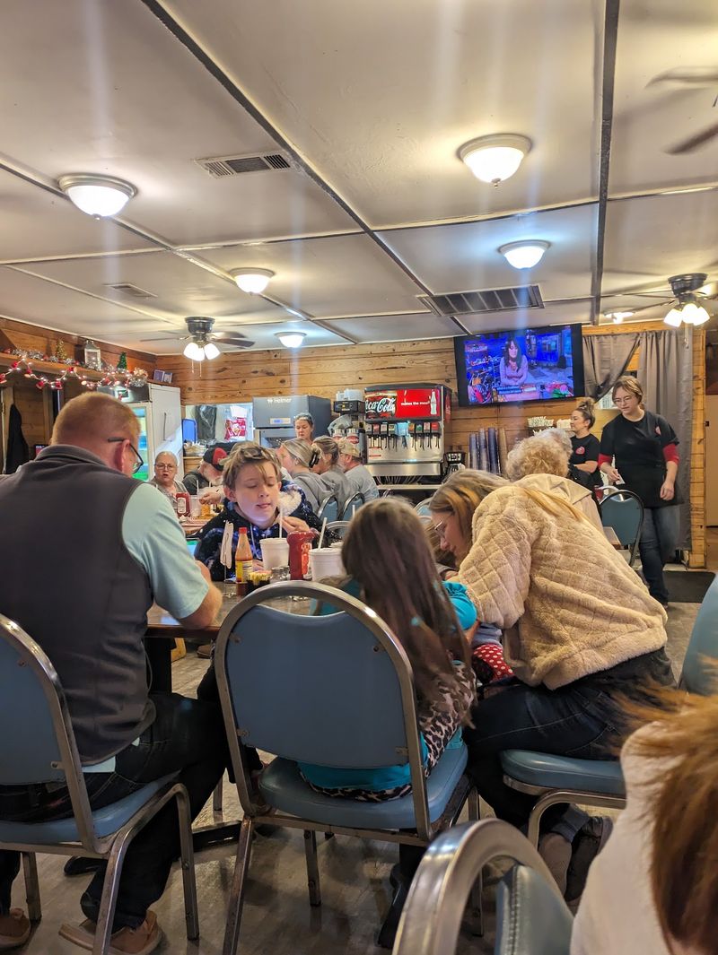 Service, Staff, and the Vibe That Keeps People Returning