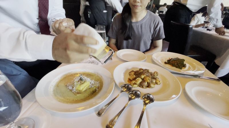 Service That Feels Warm, Not Fussy Service That Feels Warm, Not Fussy