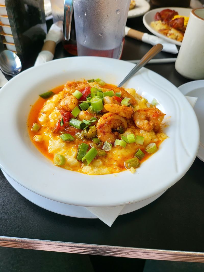 Shrimp and Grits - The Unexpected Star of the Menu Shrimp and Grits - The Unexpected Star of the Menu