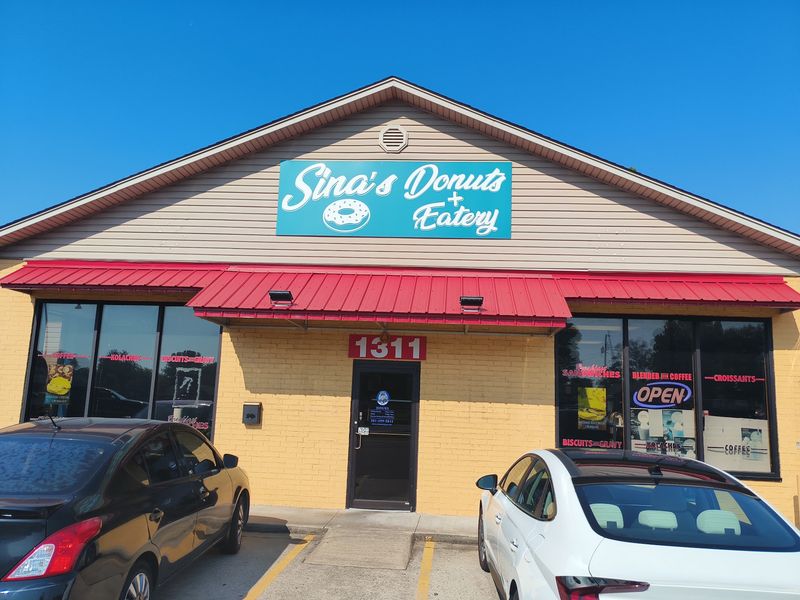 Sina's Donuts & Eatery, Conway, Arkansas Sina's Donuts & Eatery, Conway, Arkansas