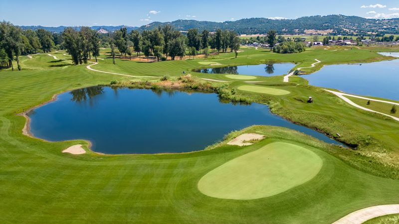 Smooth Greens on a Par 70 That Plays Long Smooth Greens on a Par 70 That Plays Long