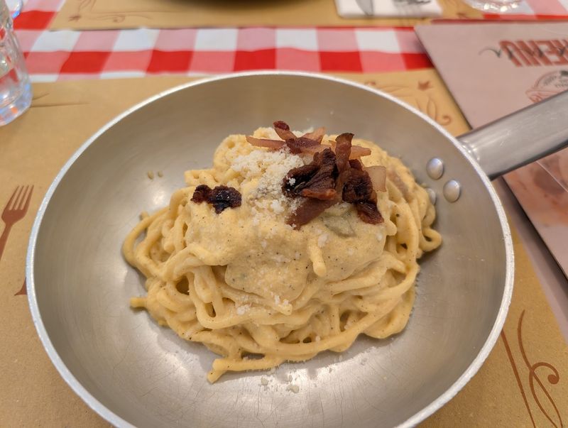 Spaghetti alla Carbonara at La Carbonara, Rome, Italy Spaghetti alla Carbonara at La Carbonara, Rome, Italy