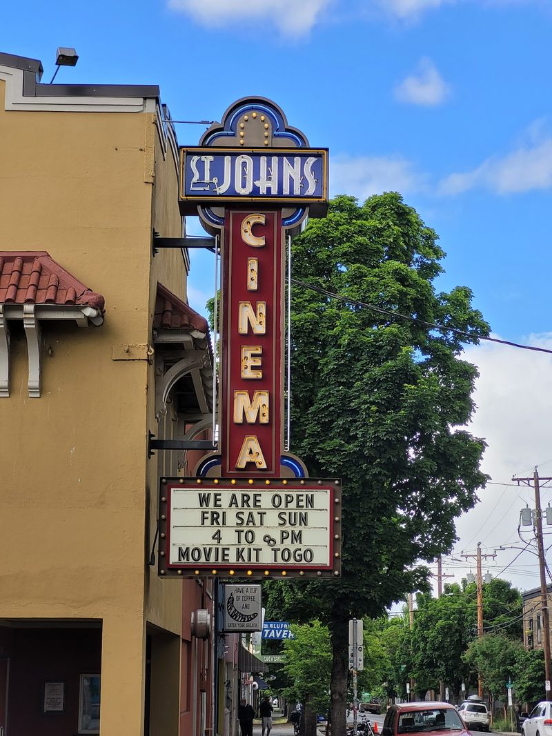 St. Johns Twin Cinemas, Portland, Oregon St. Johns Twin Cinemas, Portland, Oregon