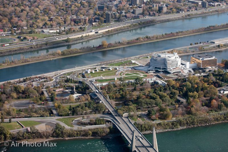 St. Lawrence River - Ile Sainte-Helene, Canada St. Lawrence River - Ile Sainte-Helene, Canada