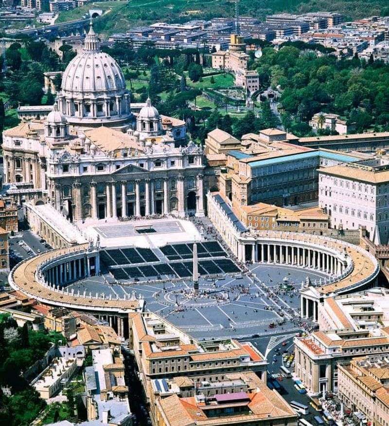 St. Peter's Basilica, Vatican City St. Peter's Basilica, Vatican City