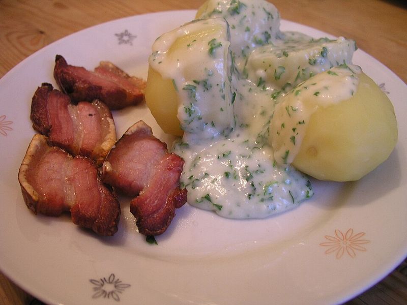 Stegt Flaesk med Persillesovs Stegt Flaesk med Persillesovs