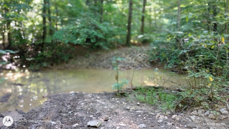 Stunning Vistas Hidden Between the Trails Stunning Vistas Hidden Between the Trails