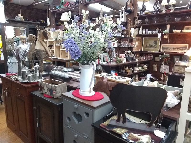 Sturbridge Flea Market, Sturbridge, MA Sturbridge Flea Market, Sturbridge, MA