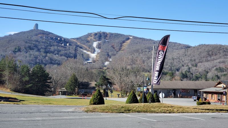 Sugar Creek Gem Mine, Banner Elk, NC Sugar Creek Gem Mine, Banner Elk, NC
