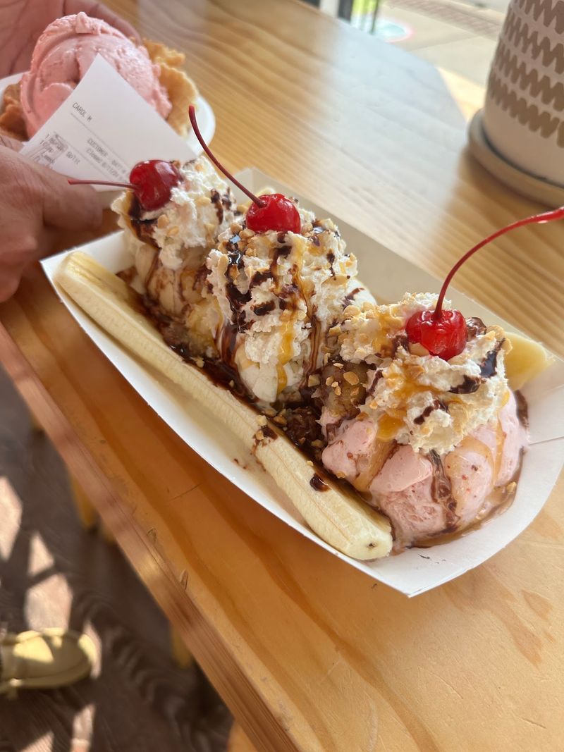 Sundaes and Splits Built for Sharing Sundaes and Splits Built for Sharing