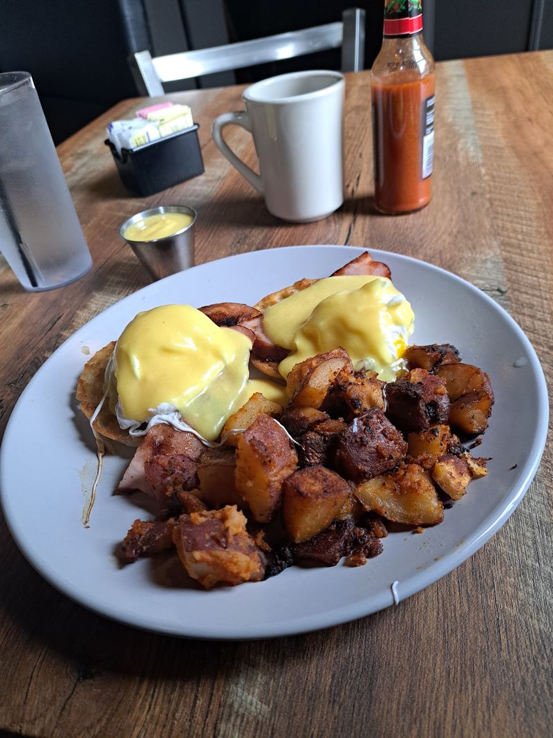 Sunday Brunch That Draws a Crowd Sunday Brunch That Draws a Crowd