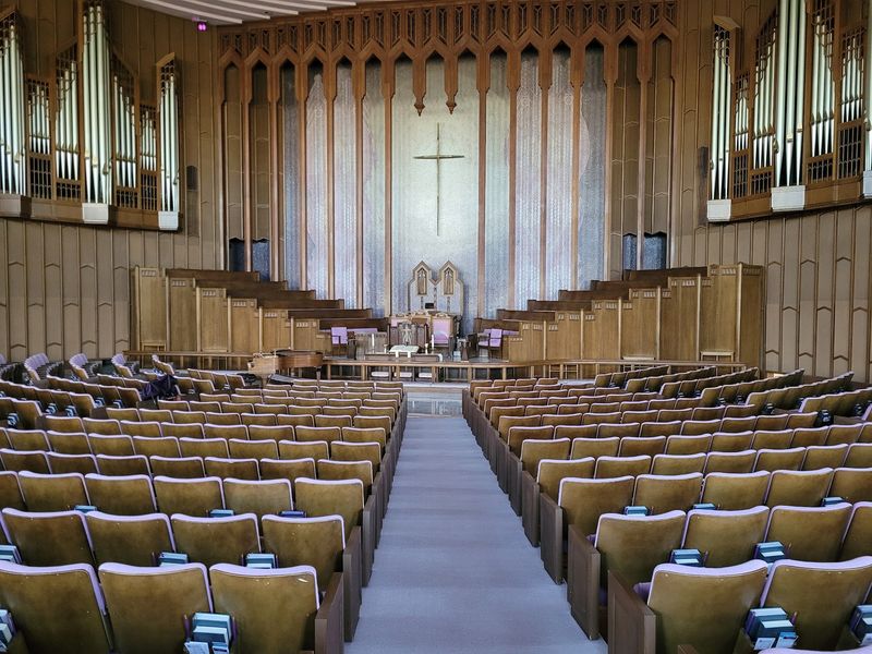 Sunday Guided Tours and Services Open to All