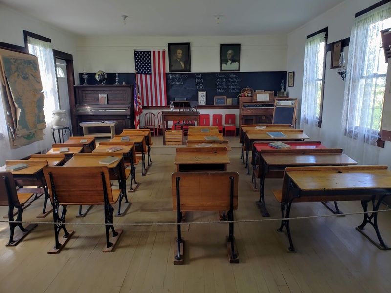 Sunny Side Schoolhouse: A Classroom Frozen in Time Sunny Side Schoolhouse: A Classroom Frozen in Time