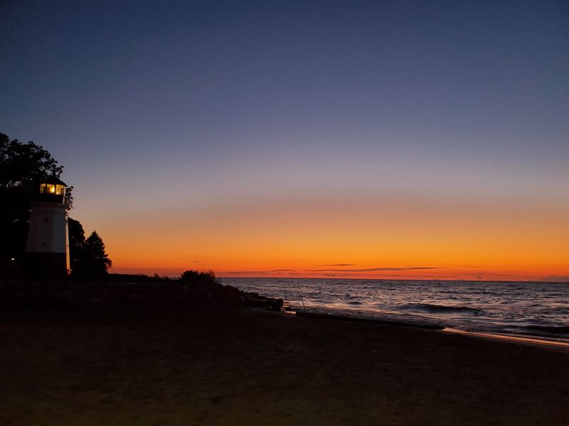 Sunset Views That Stop People Mid-Scroll