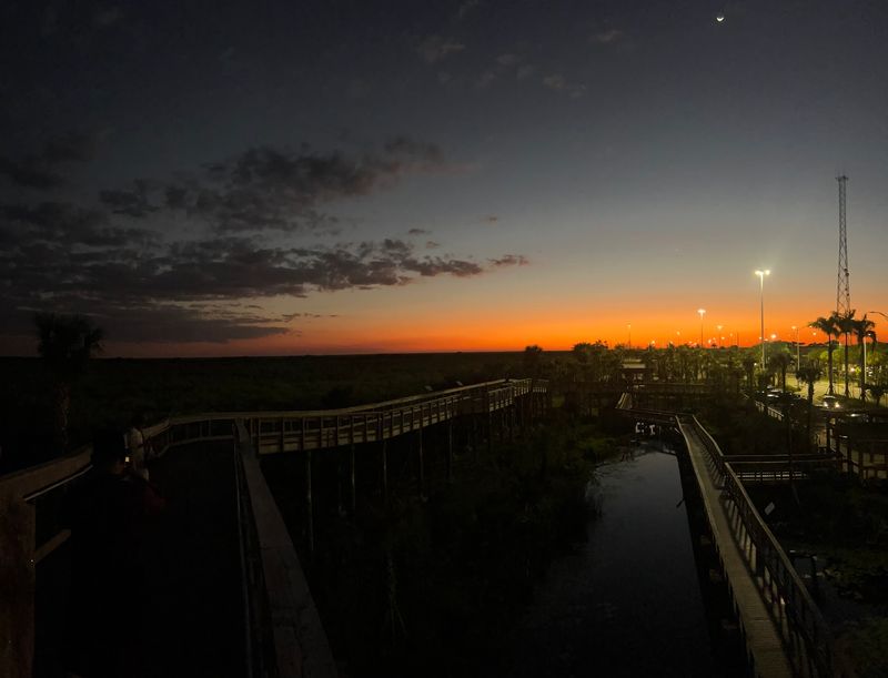 Sunsets Worth Slowing Down For Sunsets Worth Slowing Down For