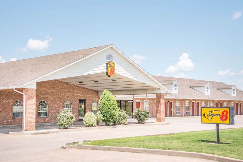 Super 8 by Wyndham Big Cabin/Vinita Area, Vinita, OK