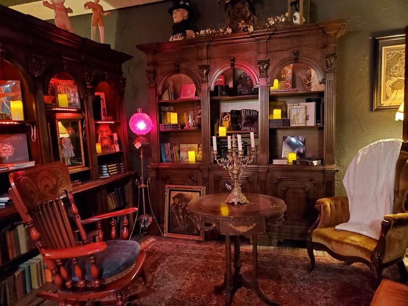 Tarot Readings and Kindred Conversations
