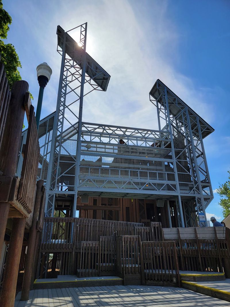 That Towering Outdoor Erector-Set Maze That Towering Outdoor Erector-Set Maze