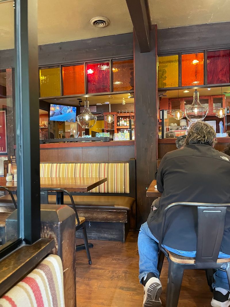 The Atmosphere Inside: Casual, Loud in the Best Way, and Built for Groups The Atmosphere Inside: Casual, Loud in the Best Way, and Built for Groups
