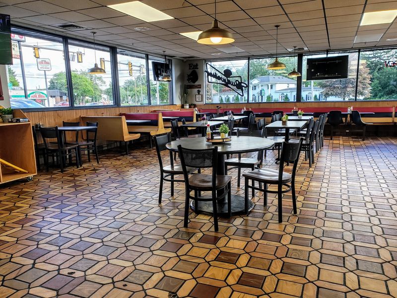 The Atmosphere Inside: Nostalgia Served Alongside Lunch The Atmosphere Inside: Nostalgia Served Alongside Lunch