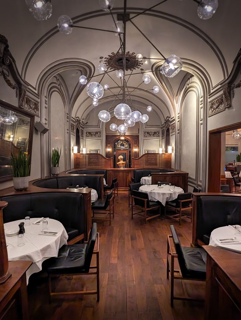 The Atmosphere Inside the Dining Room The Atmosphere Inside the Dining Room