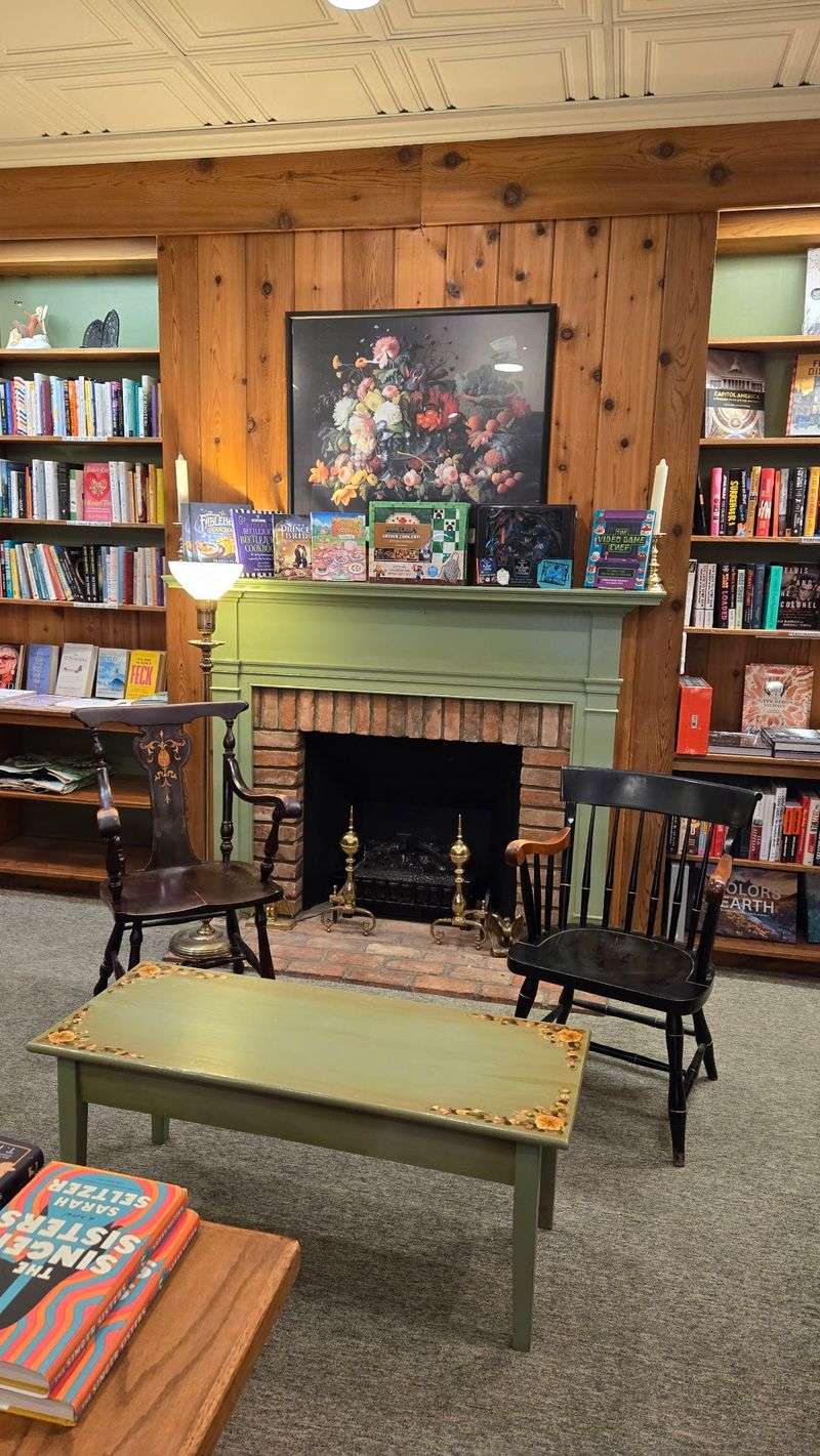 The Atmosphere That Keeps Readers Coming Back The Atmosphere That Keeps Readers Coming Back