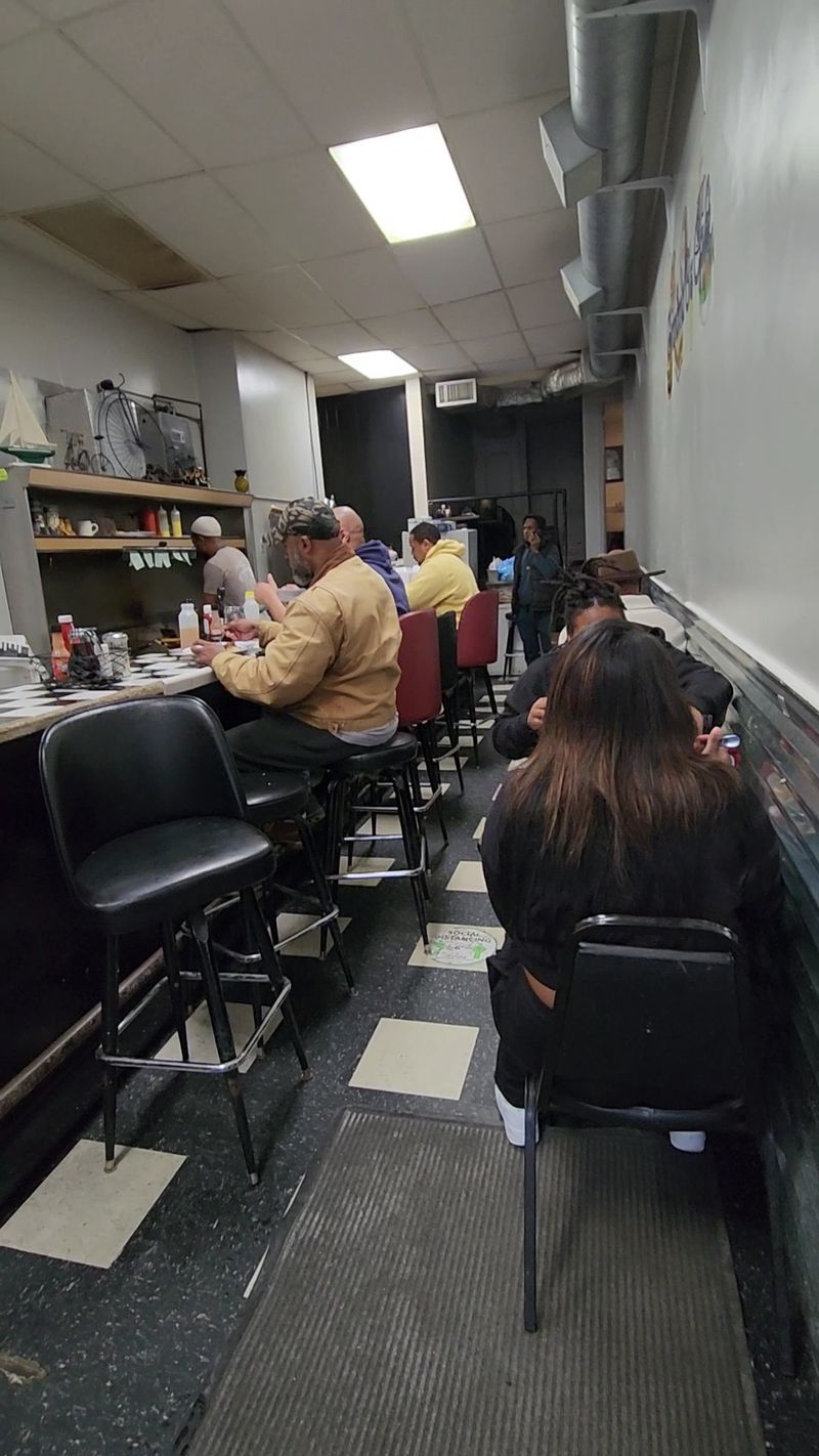 The Atmosphere That Turns First-Time Visitors Into Regulars The Atmosphere That Turns First-Time Visitors Into Regulars