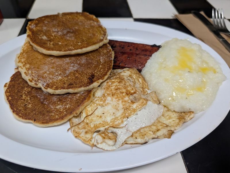 The Breakfast Plates That Built a Loyal Following The Breakfast Plates That Built a Loyal Following