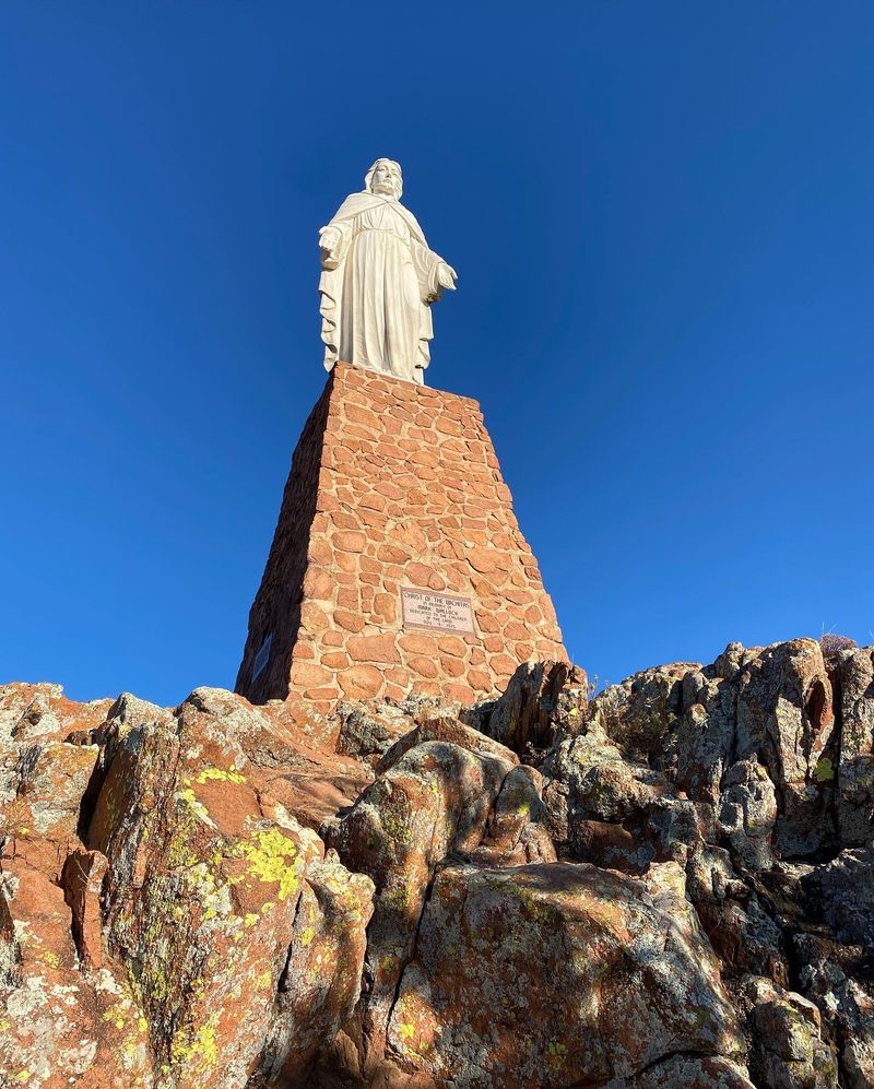 The Chapel and the Statue of Christ The Chapel and the Statue of Christ