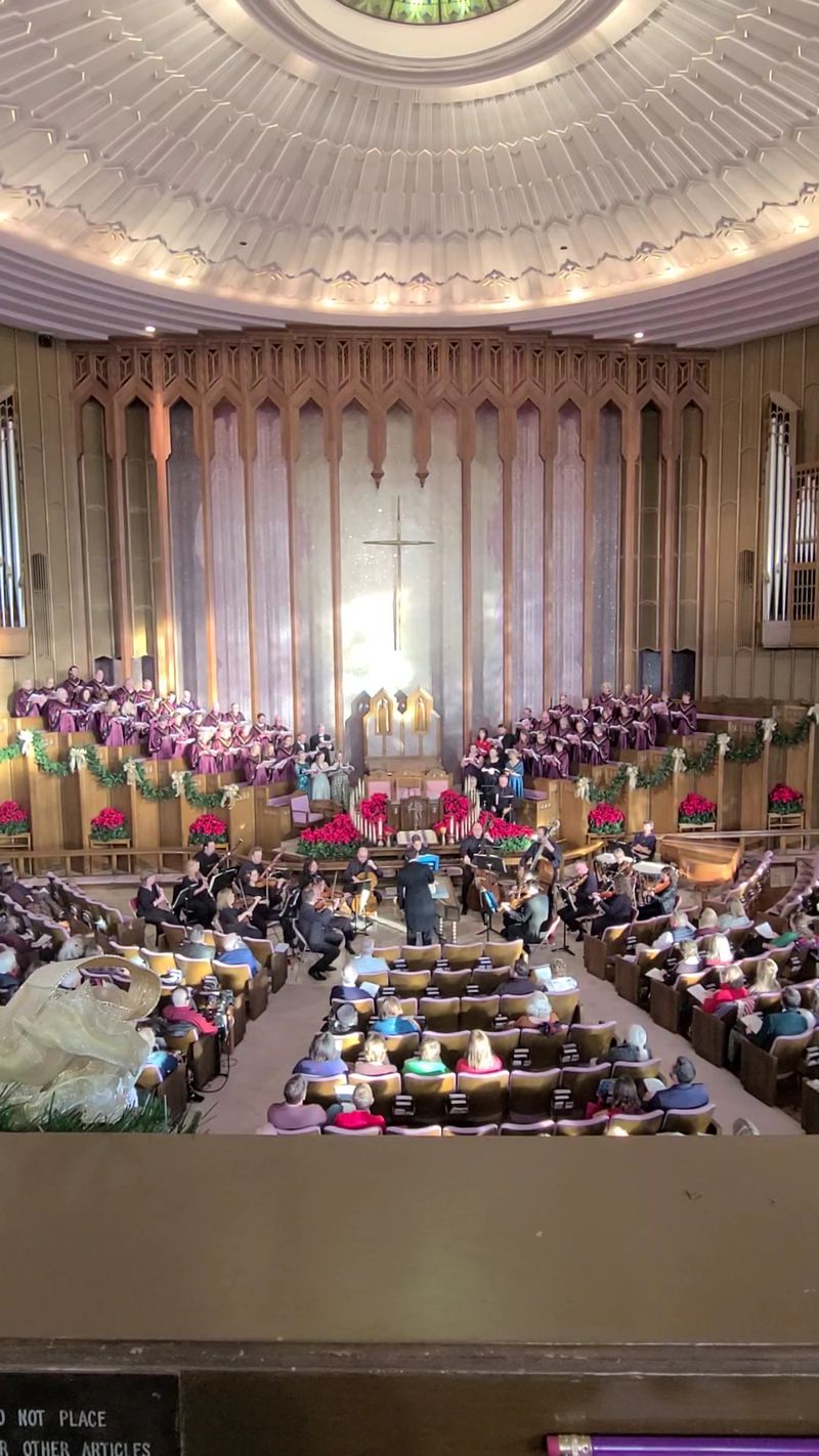 The Circular Sanctuary and Its Pipe Organ