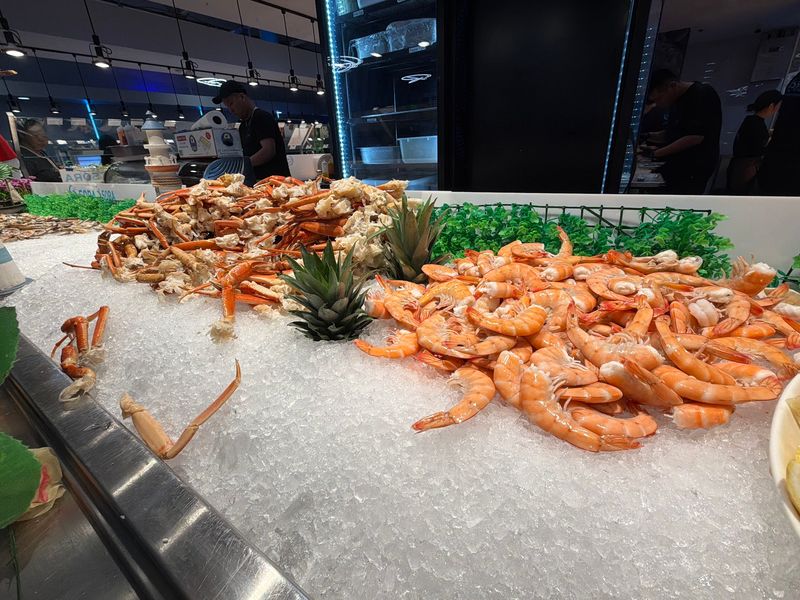 The Crab Legs That Barely Sit Still The Crab Legs That Barely Sit Still