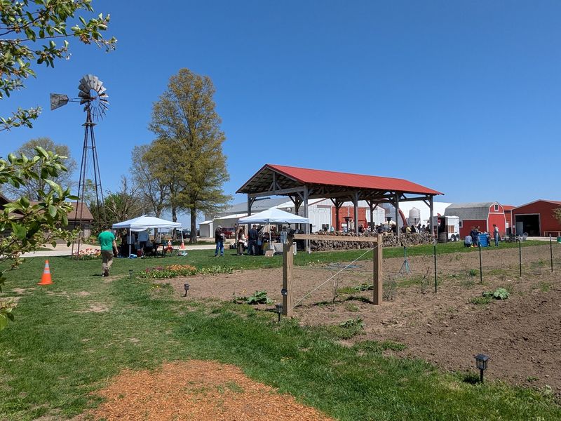 The Farm on North Lincoln Avenue The Farm on North Lincoln Avenue