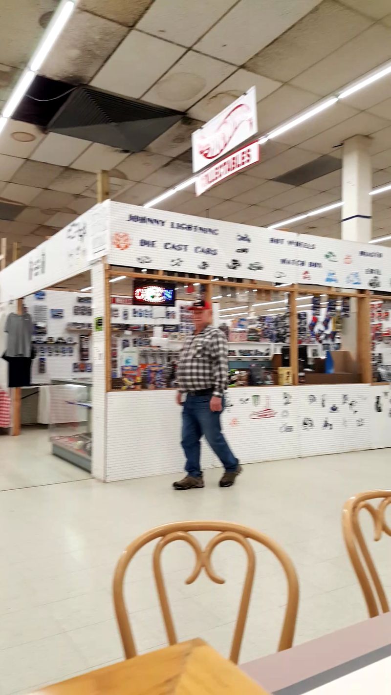 The Food Court That Earns Its Own Praise The Food Court That Earns Its Own Praise