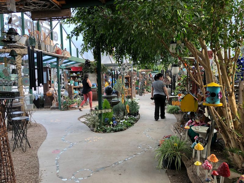 The Full-Service Flowershop That Goes Beyond Bouquets