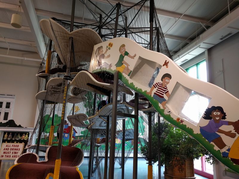 The Giant Climbing Maze That Steals the Show The Giant Climbing Maze That Steals the Show