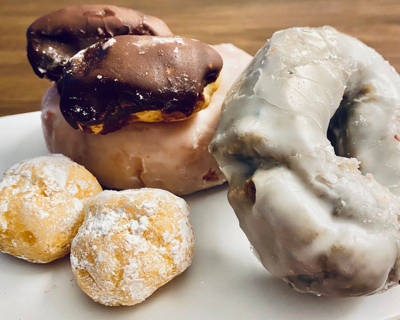The Giant Glazed Donut That Earned the Reputation The Giant Glazed Donut That Earned the Reputation