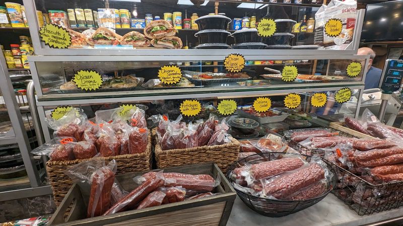 The Grocery Side That Sends People Home Stocked