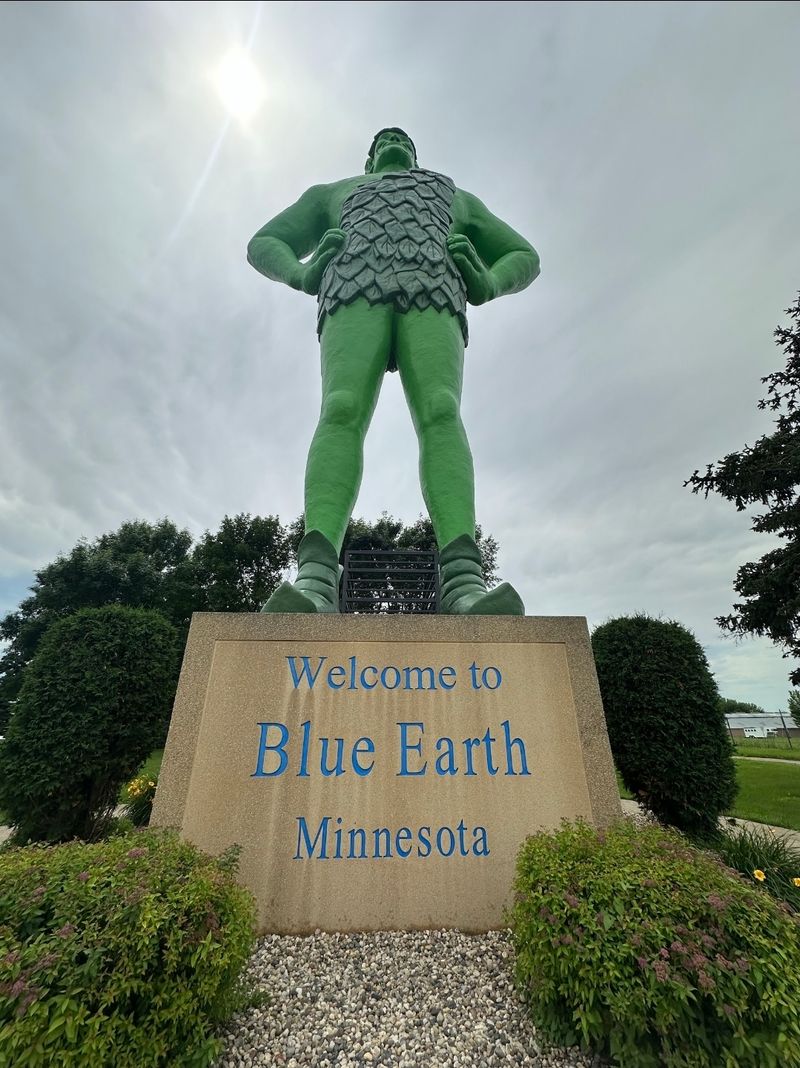 The Iconic 55-Foot Statue That Stops Traffic The Iconic 55-Foot Statue That Stops Traffic
