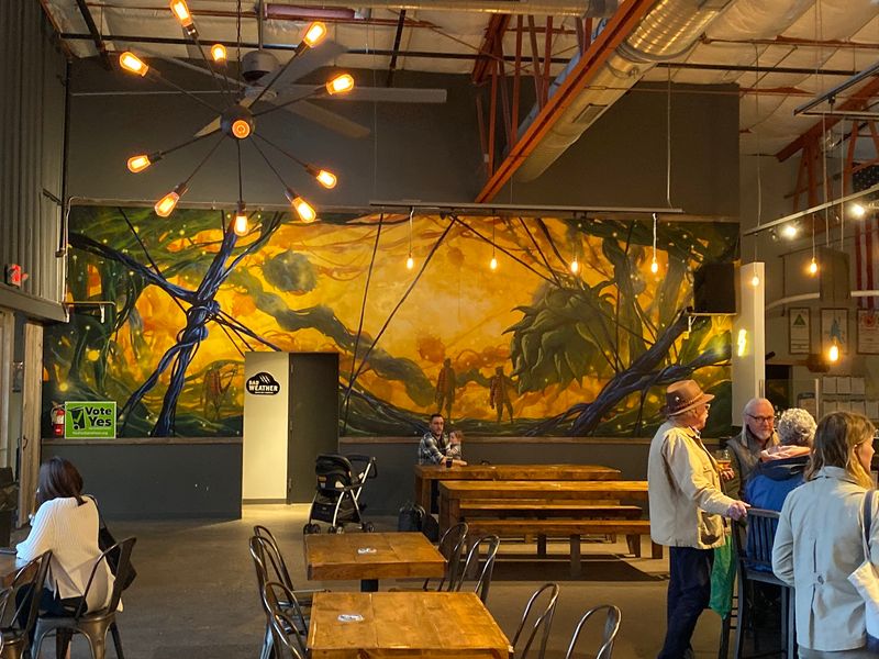 The Industrial Space That Actually Feels Warm The Industrial Space That Actually Feels Warm