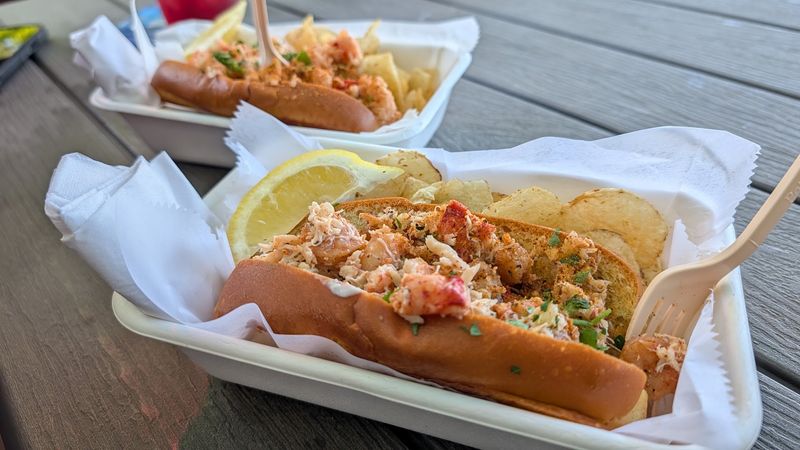 The Lobster Roll That Keeps People Coming Back
