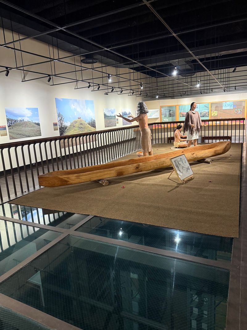The Museum That Sets the Whole Scene The Museum That Sets the Whole Scene